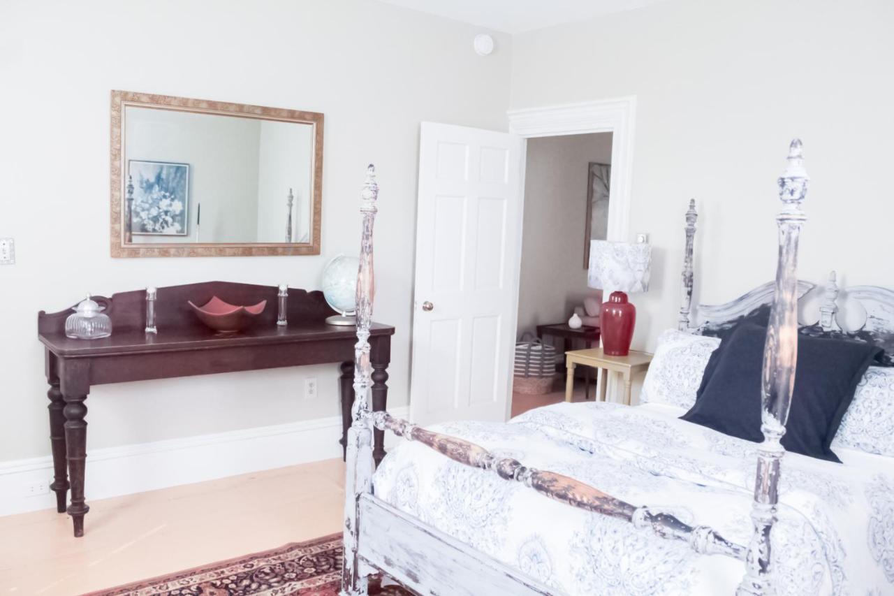 Honeysuckle Suite Apartment In Downtown Rockland Buitenkant foto